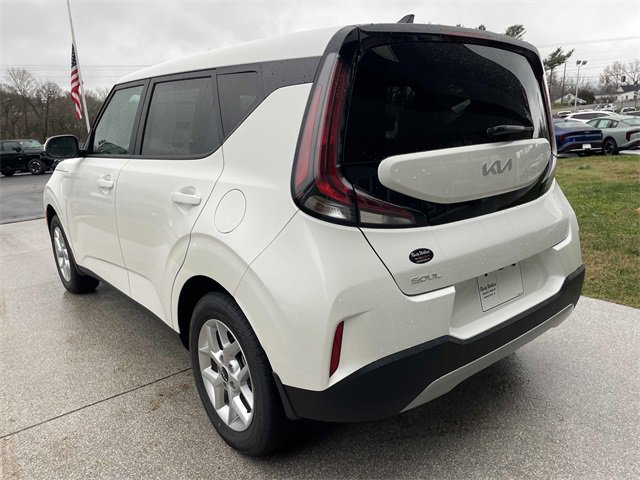 New 2025 Kia Soul LX image 3