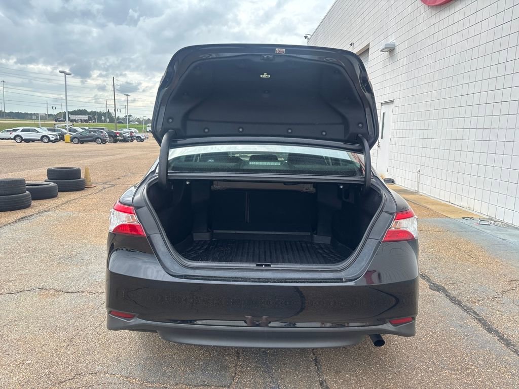 Used 2018 Toyota Camry LE w/ Convenience Package image 27