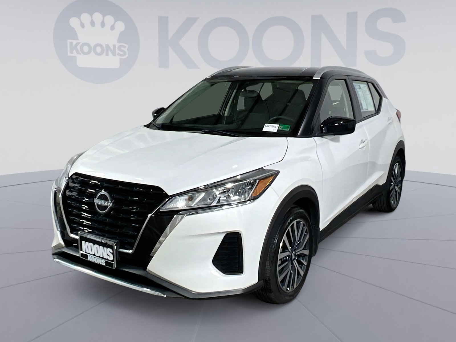 Used 2023 Nissan Kicks SV image 1