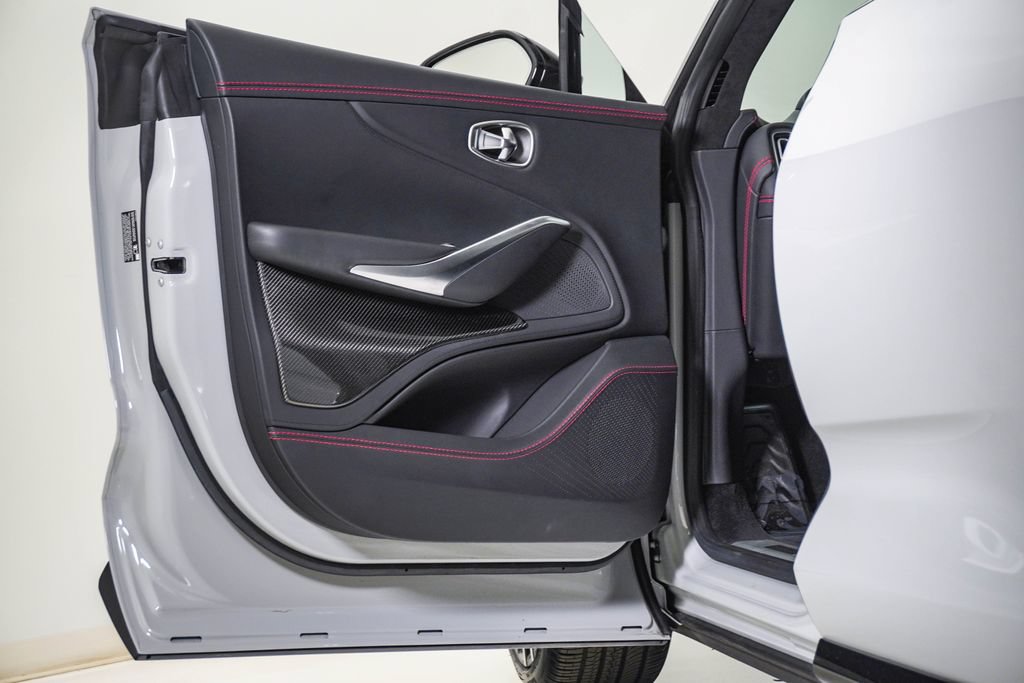 Used 2023 Aston Martin DBX AWD/4WD image 31