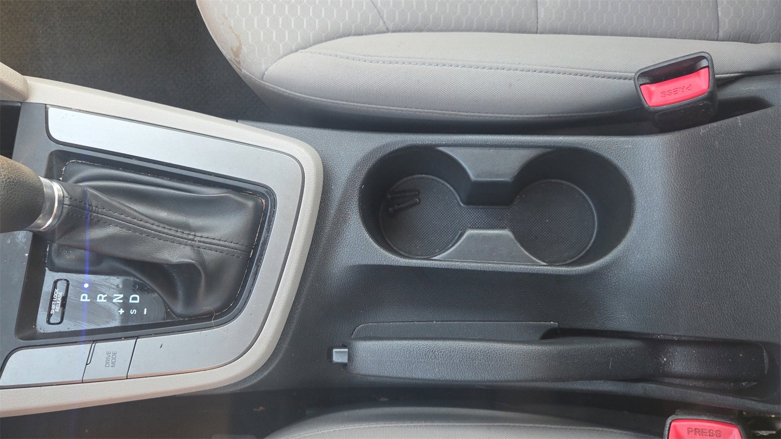 Used 2019 Hyundai Elantra SE image 29