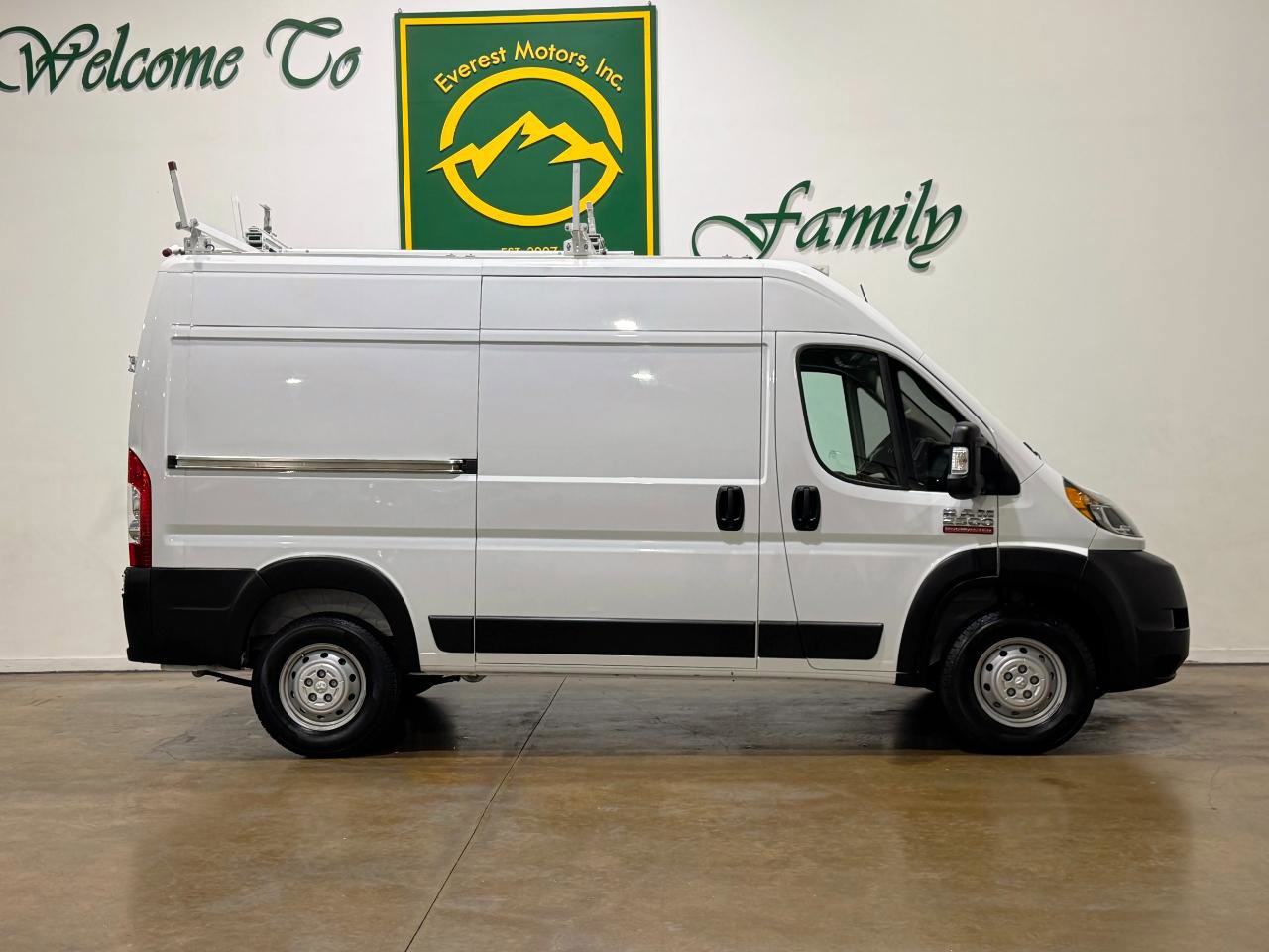 Used 2022 RAM ProMaster 2500 w/ Convenience Group image 9