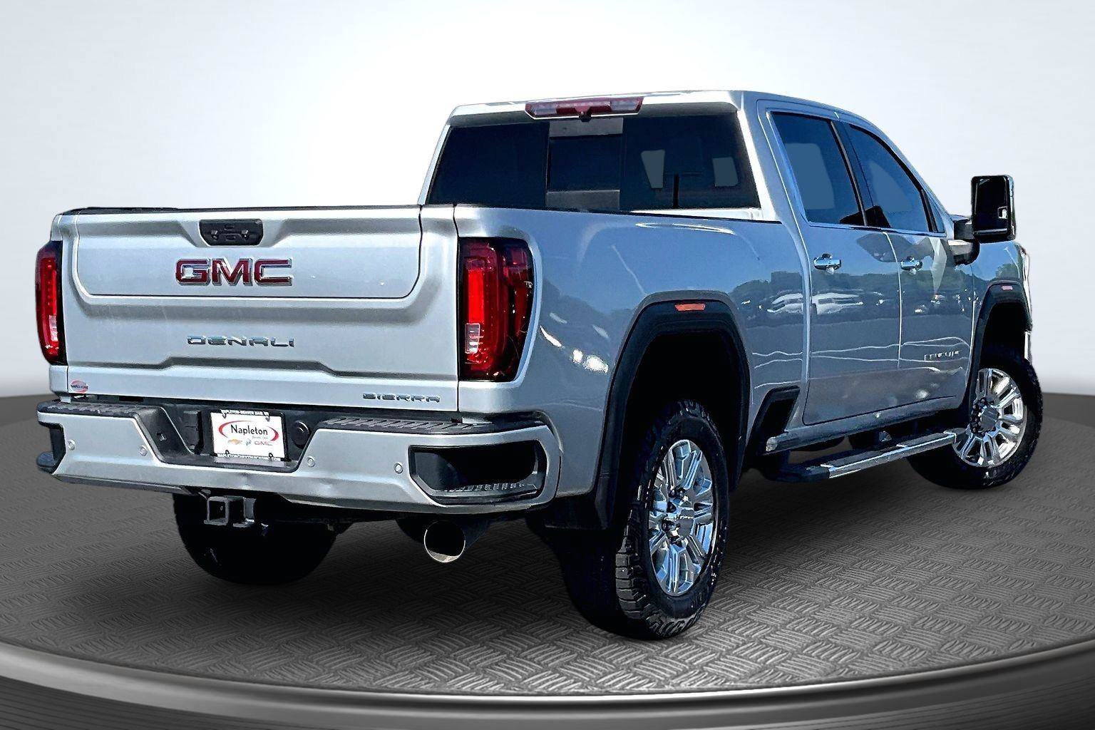 Used 2021 GMC Sierra 2500 Denali AWD/4WD image 2