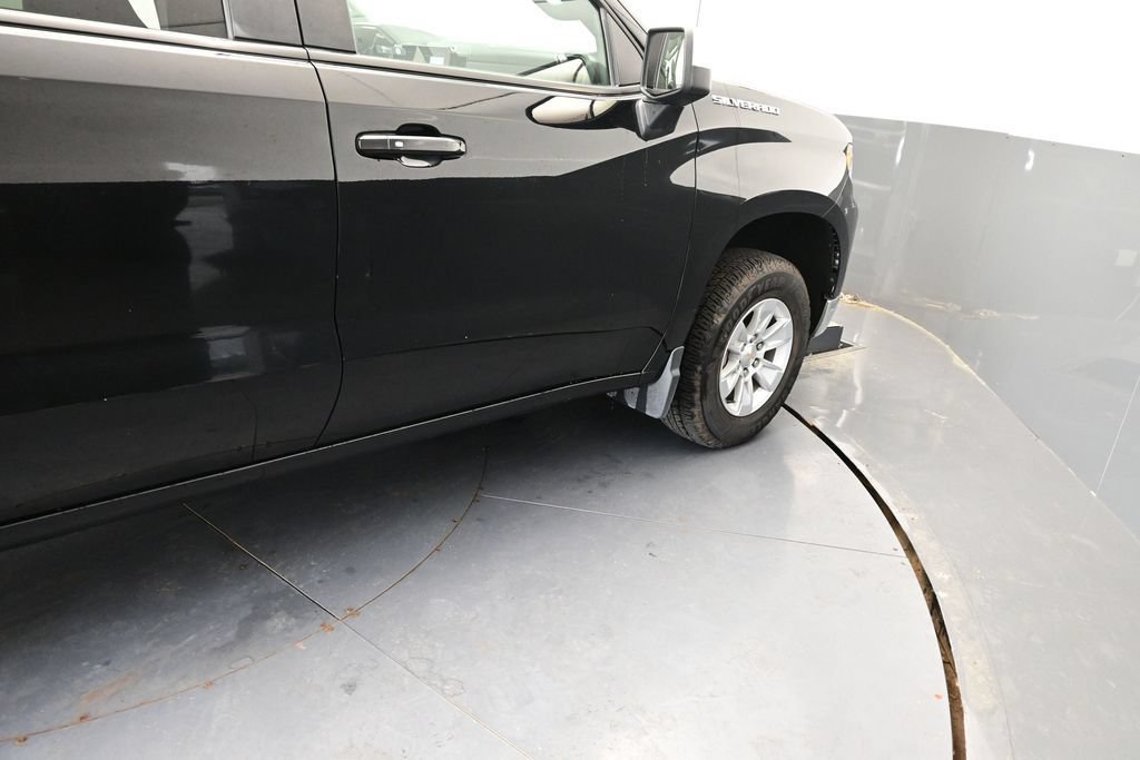 Used 2025 Chevrolet Silverado 1500 LT AWD/4WD image 23