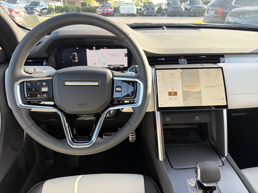 New 2026 Land Rover Discovery Sport Landmark AWD/4WD image 4