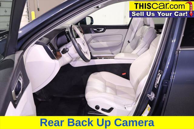 Used 2021 Volvo XC60 T5 Momentum w/ Premium Package FWD image 23