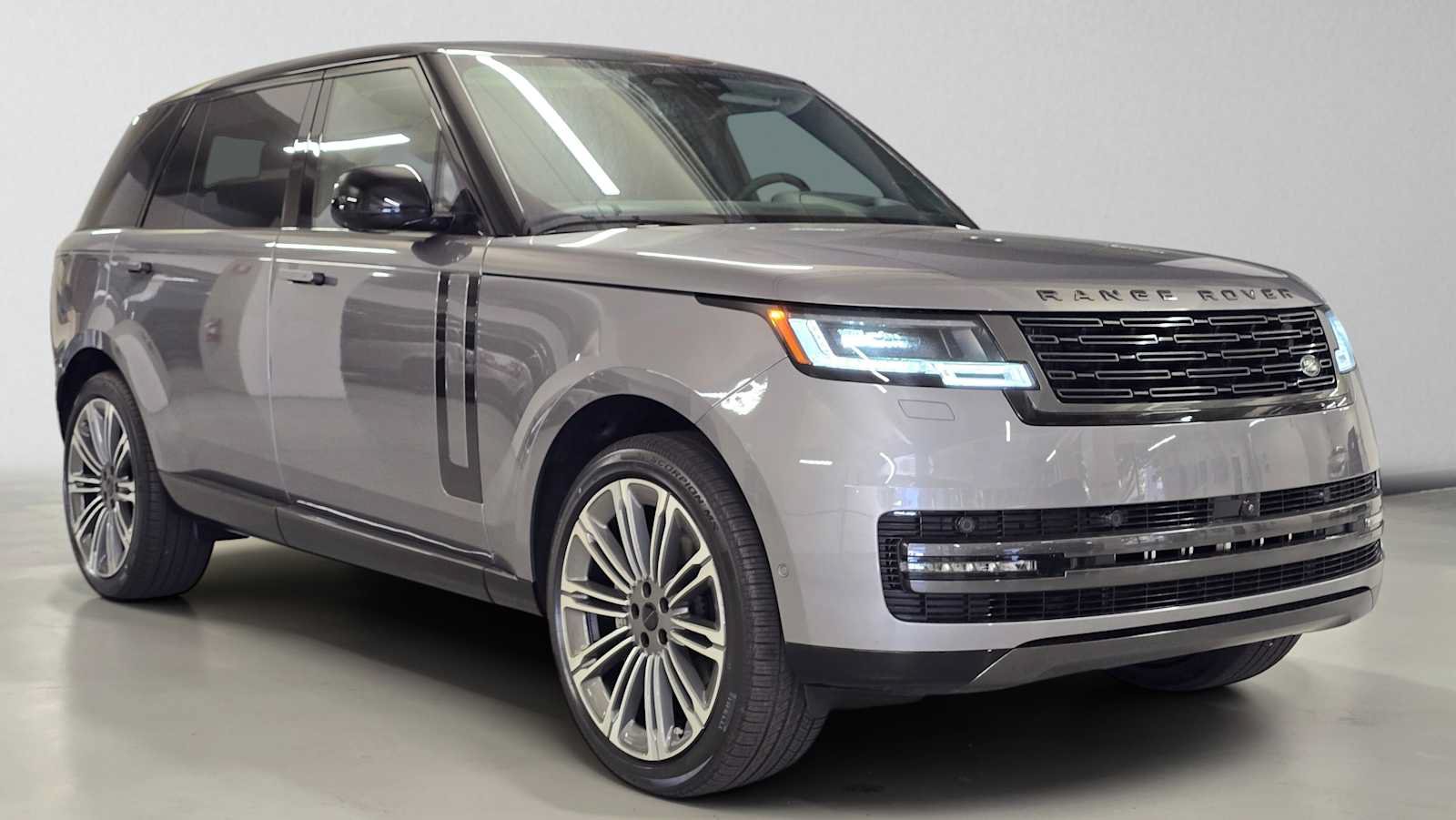 New 2026 Land Rover Range Rover Long Wheelbase SE AWD/4WD image 7