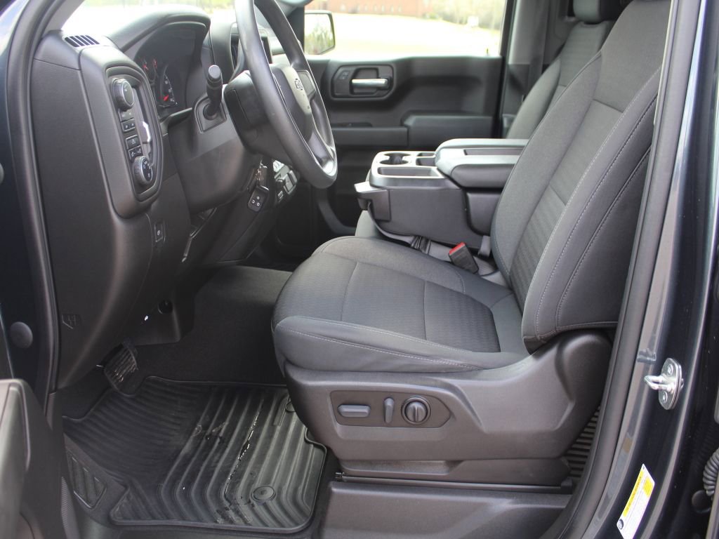 Used 2022 Chevrolet Silverado 1500 Custom Trail Boss AWD/4WD image 3