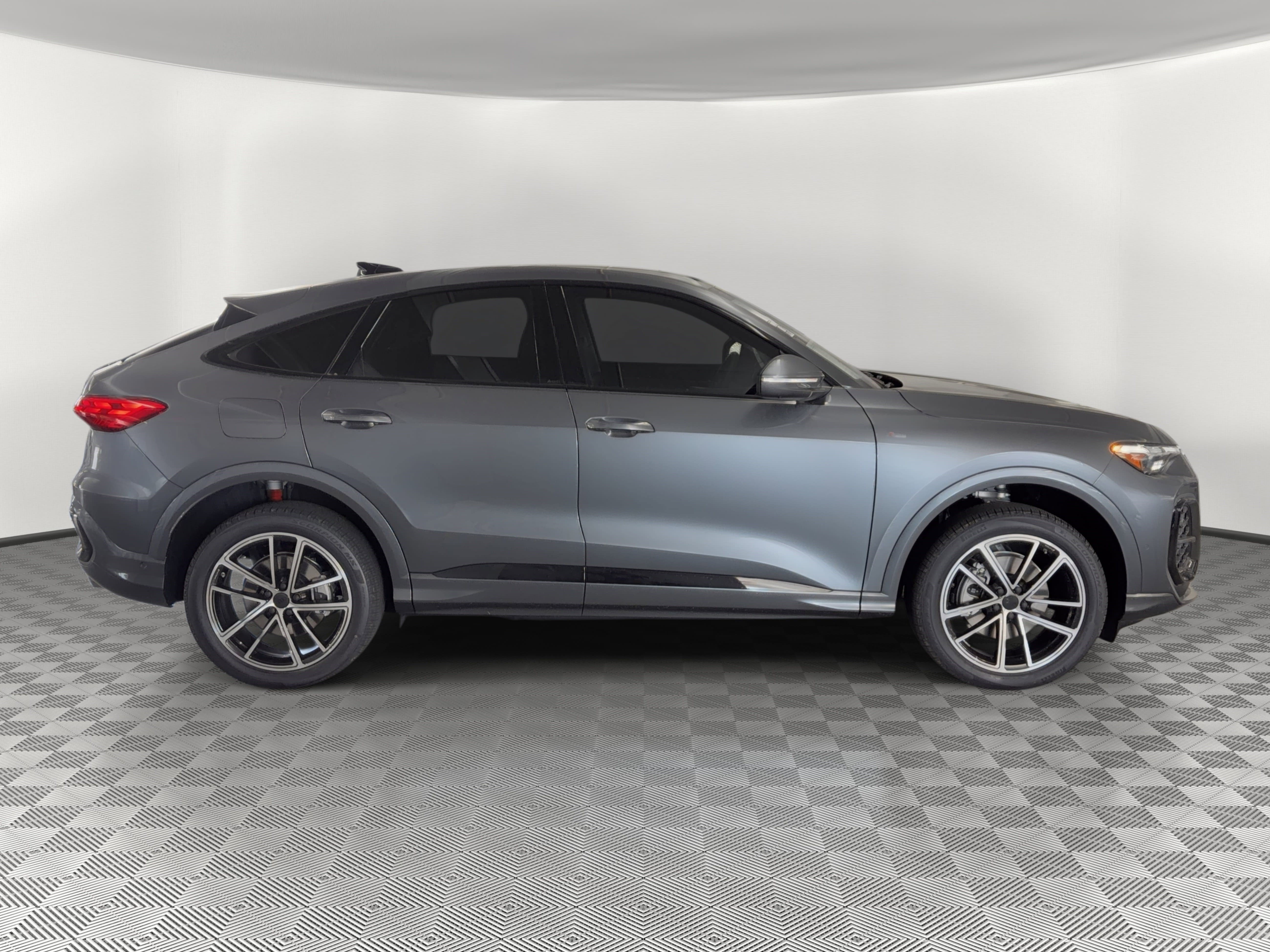 New 2026 Audi Q5 Premium Plus image 8