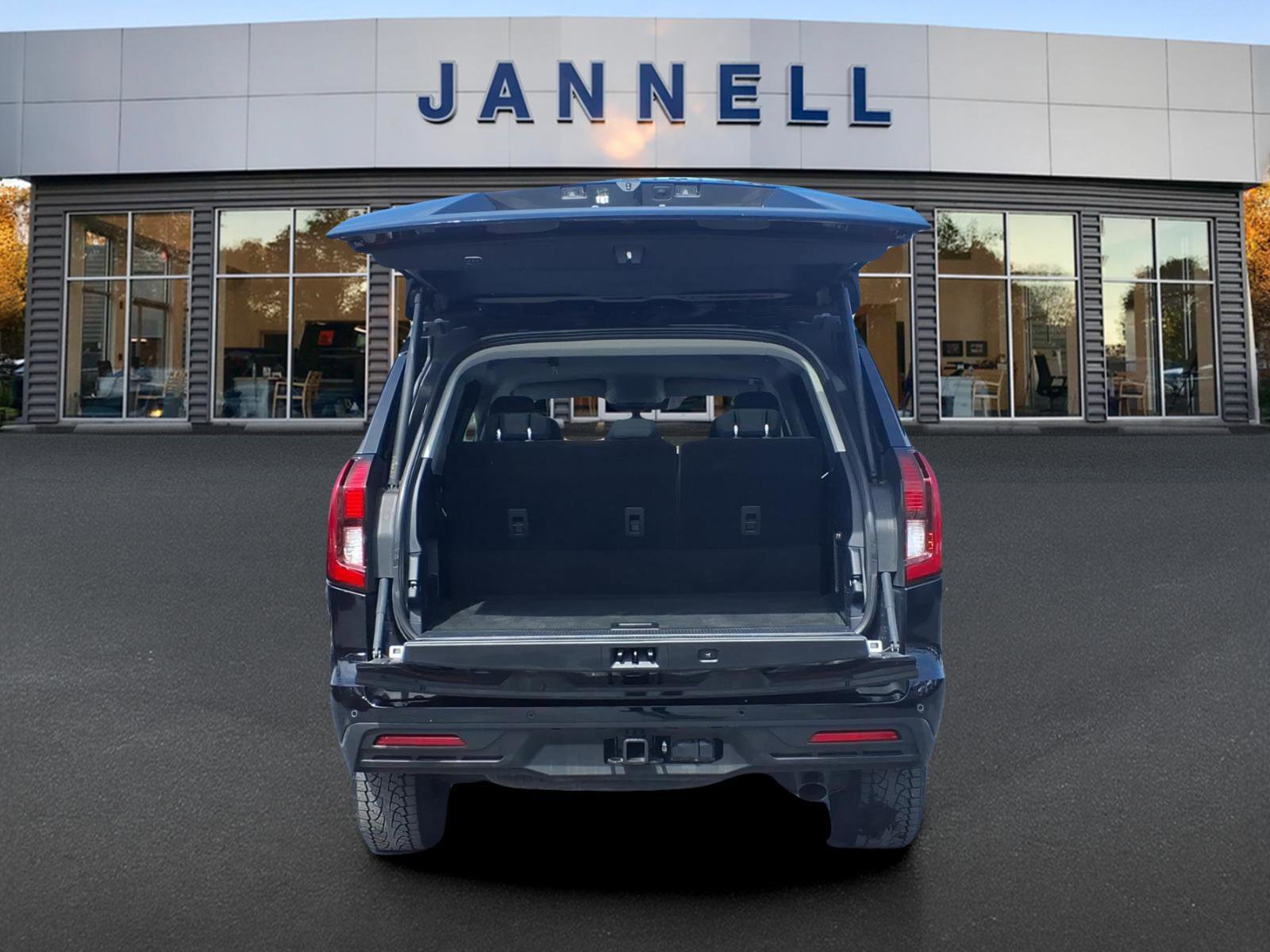 Used 2025 Ford Expedition Active image 10