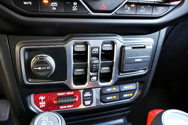 Used 2022 Jeep Wrangler Unlimited Rubicon image 32