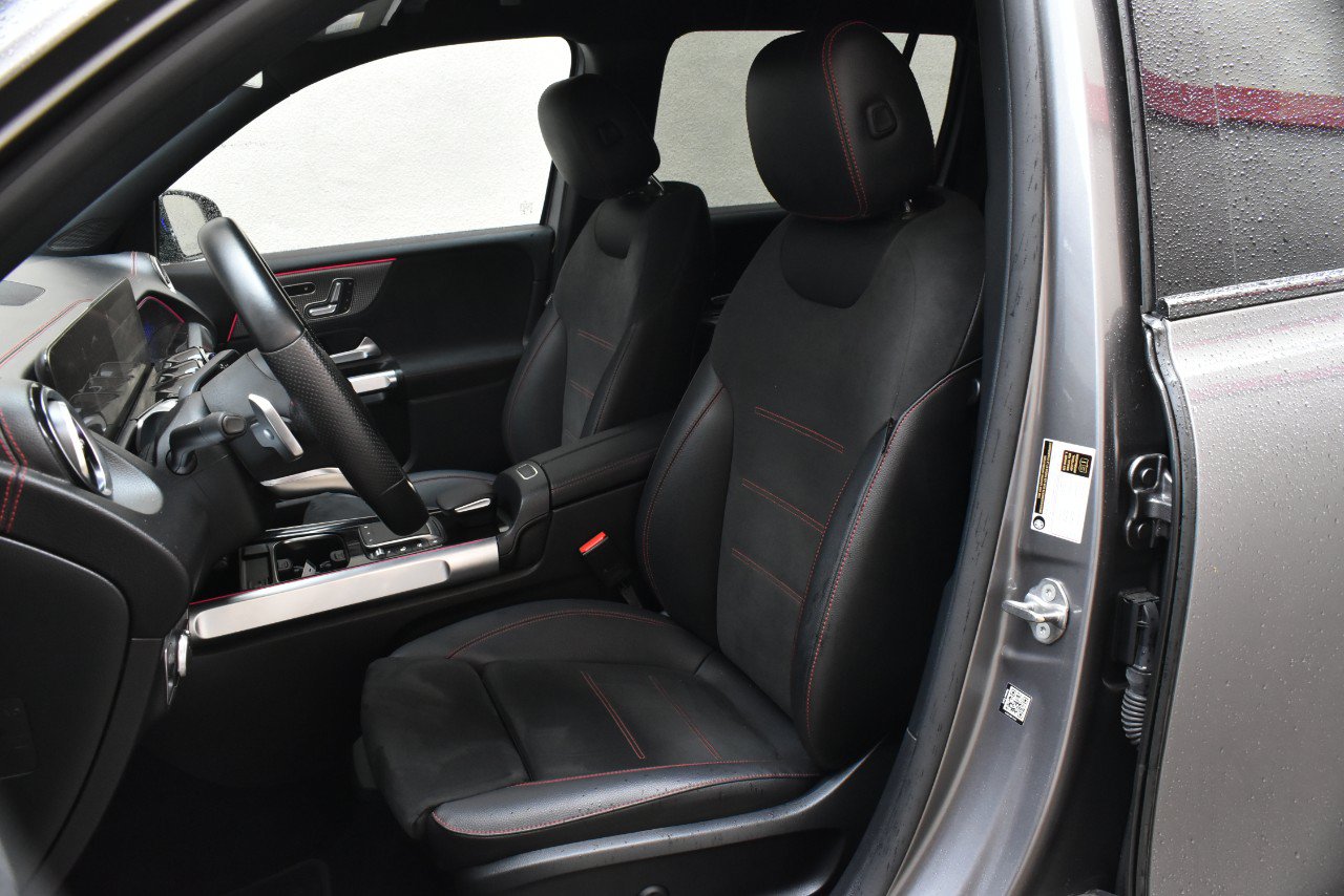 Used 2022 Mercedes-Benz EQB 300 4MATIC image 13