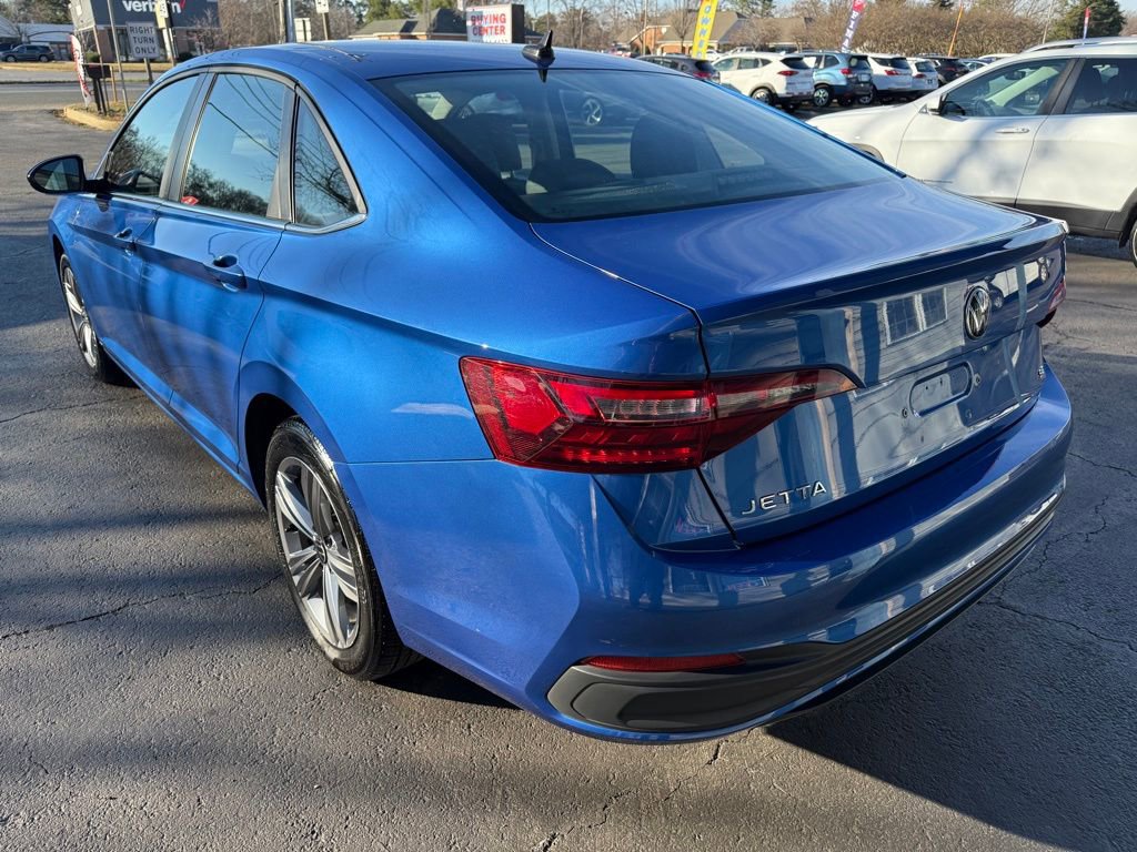Used 2024 Volkswagen Jetta SE image 6