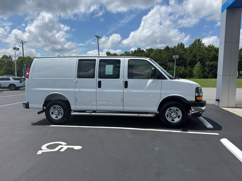 Used 2025 Chevrolet Express 2500 w/ Driver Convenience Package RWD image 3