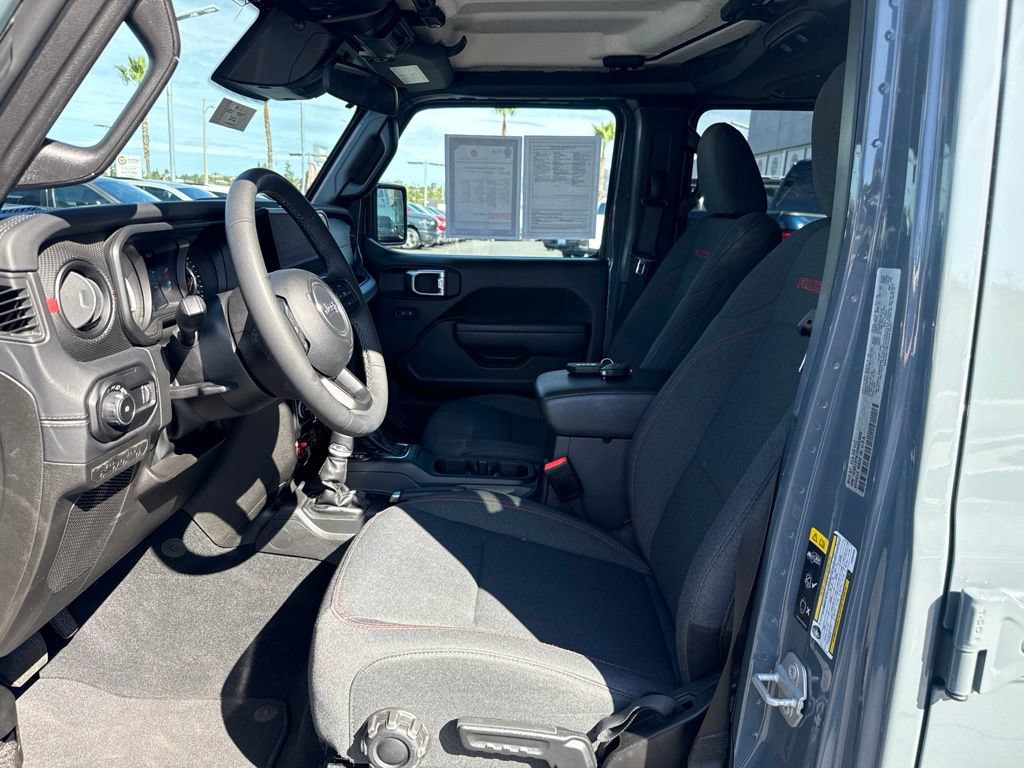 Certified 2025 Jeep Wrangler Unlimited Rubicon w/ Convenience Group AWD/4WD image 13