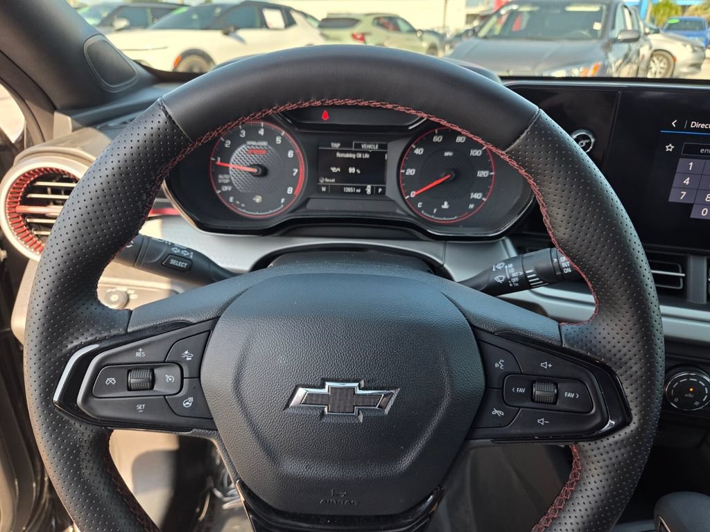 Used 2025 Chevrolet Trax RS w/ Driver Confidence Package FWD image 28