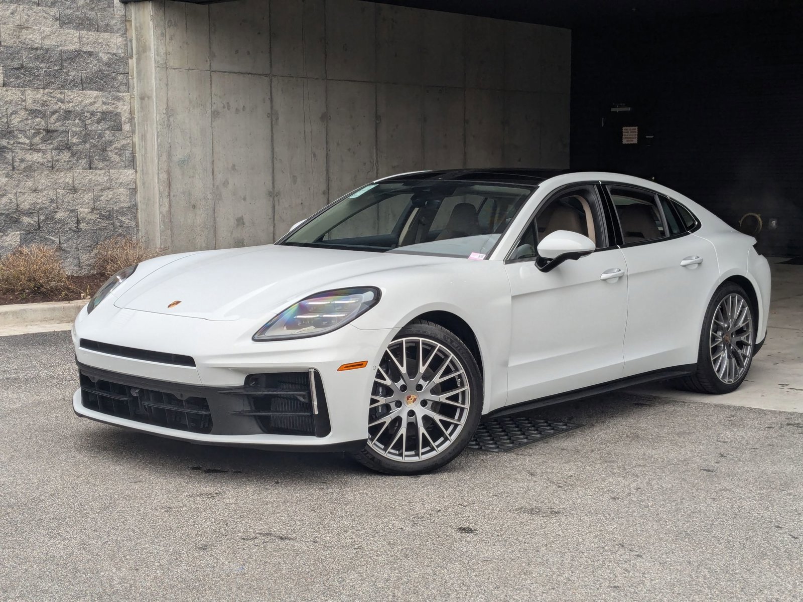New 2025 Porsche Panamera 4
