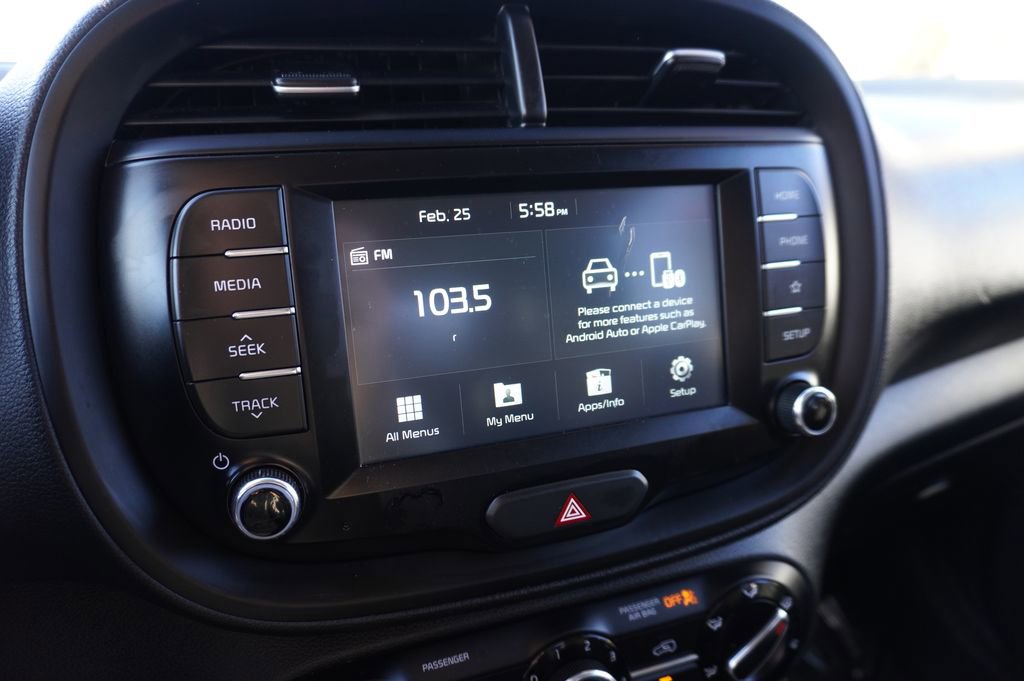 Used 2020 Kia Soul LX image 16