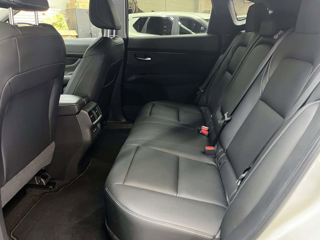 Certified 2025 Nissan Murano SV image 13