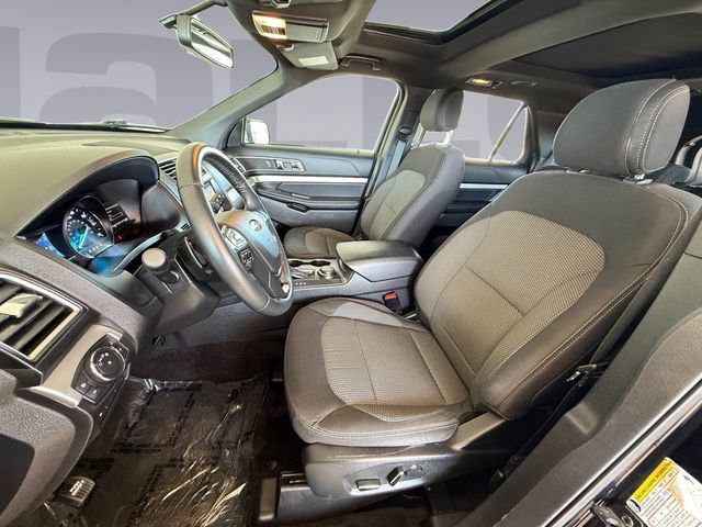 Certified 2017 Ford Explorer XLT w/ Equipment Group 201A image 10