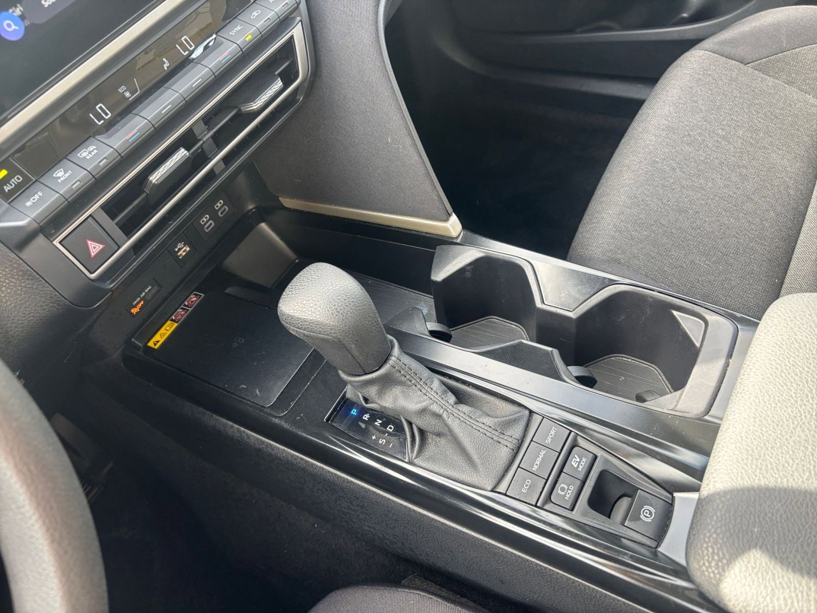 Used 2025 Toyota Camry LE image 40