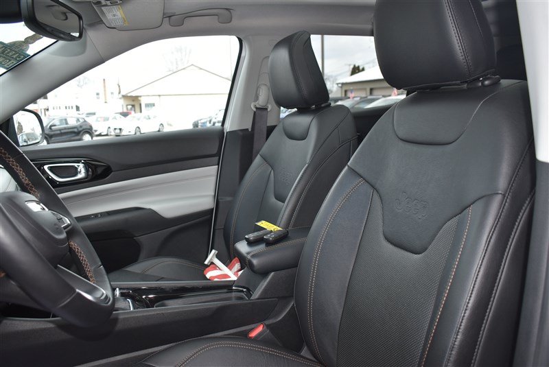 Used 2022 Jeep Compass Limited w/ Sun and Sound Group AWD/4WD image 12