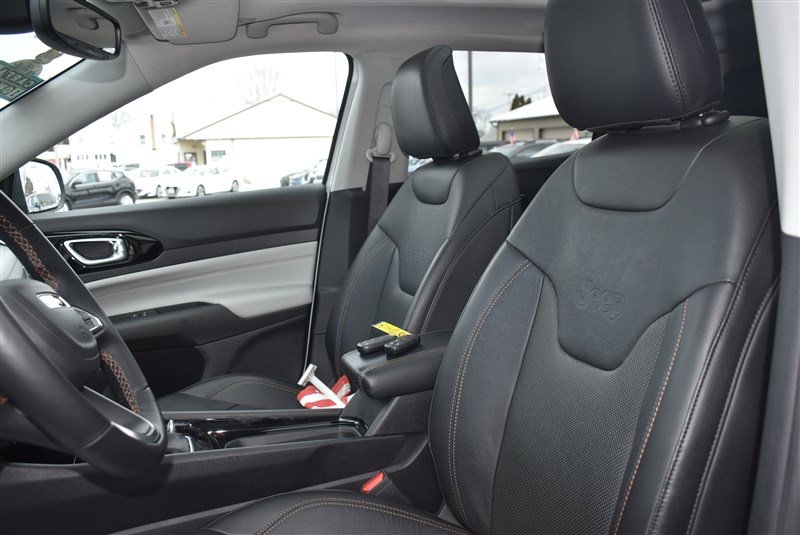 Used 2022 Jeep Compass Limited w/ Sun and Sound Group image 12