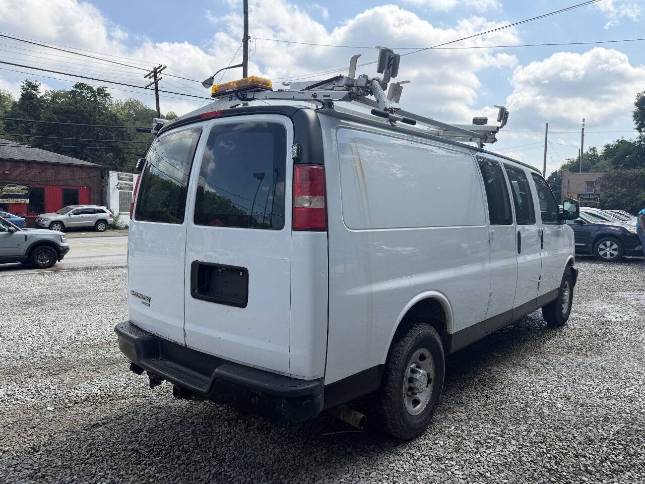 Used 2013 Chevrolet Express 3500 Extended RWD image 8