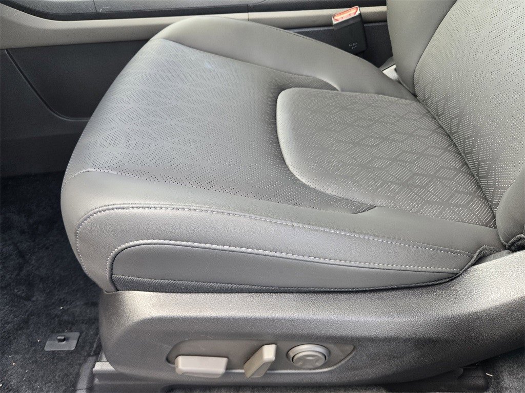 New 2026 Kia Carnival LXS image 17