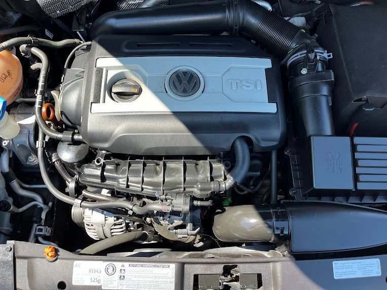 Used 2013 Volkswagen Beetle 2.0T FWD image 24