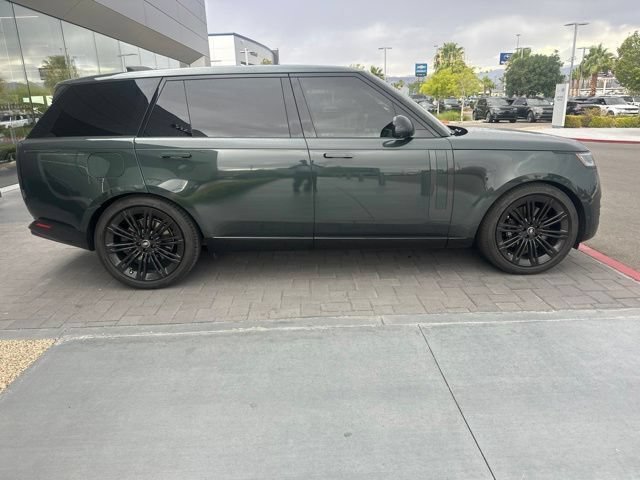 Used 2025 Land Rover Range Rover Long Wheelbase SE AWD/4WD image 4