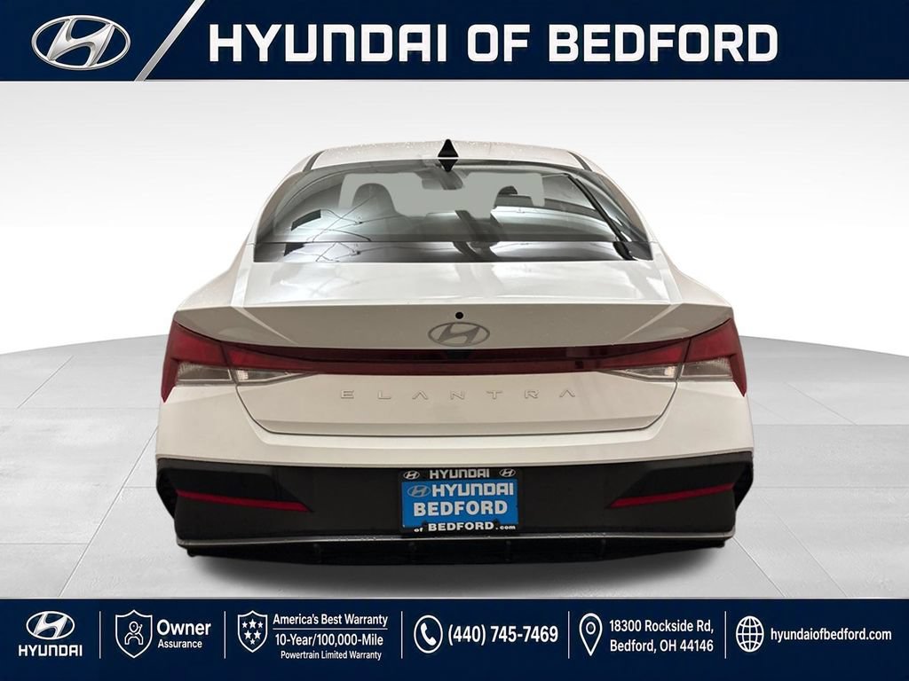Used 2026 Hyundai Elantra SE w/ Cargo Package FWD image 8