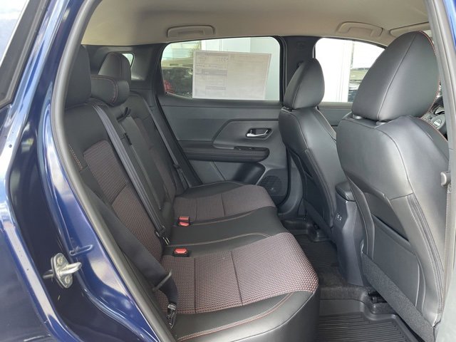 New 2025 Nissan Kicks SR image 17