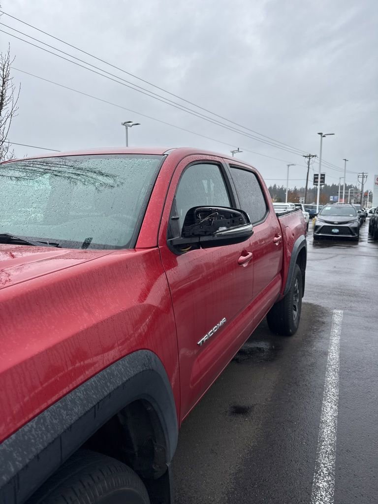 Certified 2016 Toyota Tacoma SR5 image 2