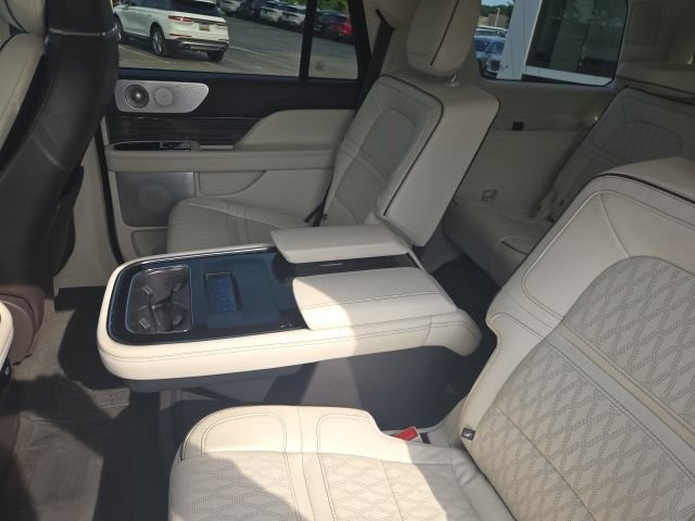 Certified 2022 Lincoln Navigator Black Label AWD/4WD image 32