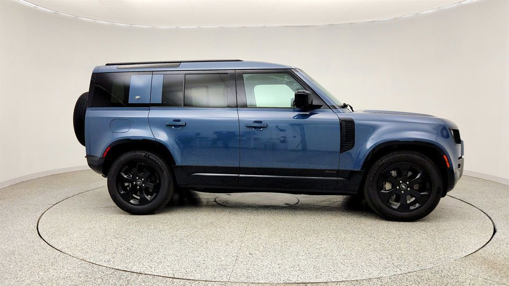 Used 2021 Land Rover Defender 110 X-Dynamic HSE AWD/4WD image 4