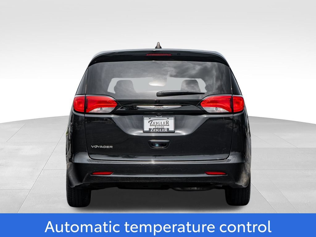 Used 2023 Chrysler Voyager LX FWD image 6