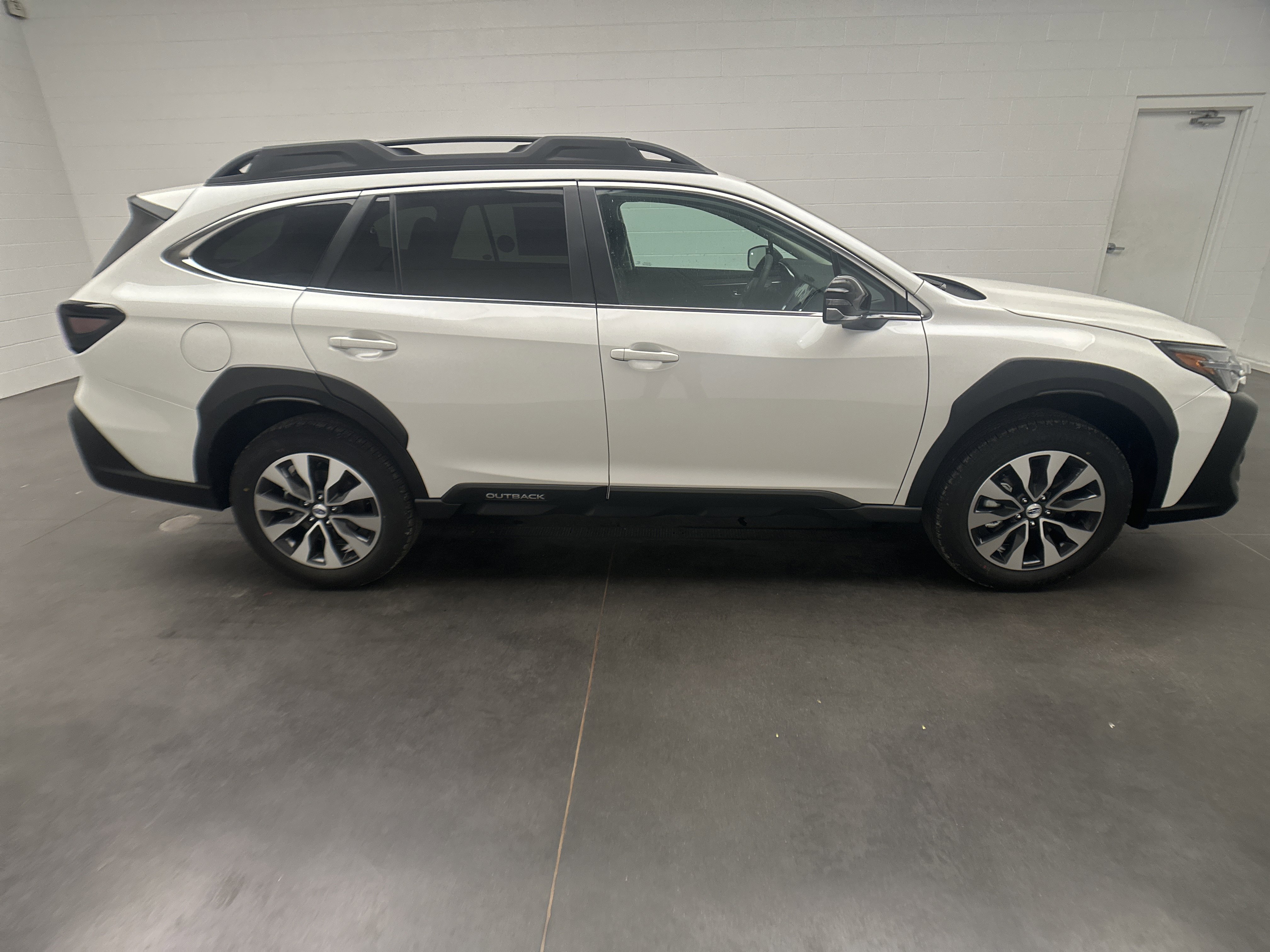 New 2025 Subaru Outback Limited image 10