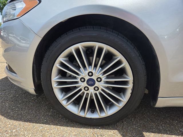 Used 2014 Ford Fusion SE w/ Equipment Group 202A image 25