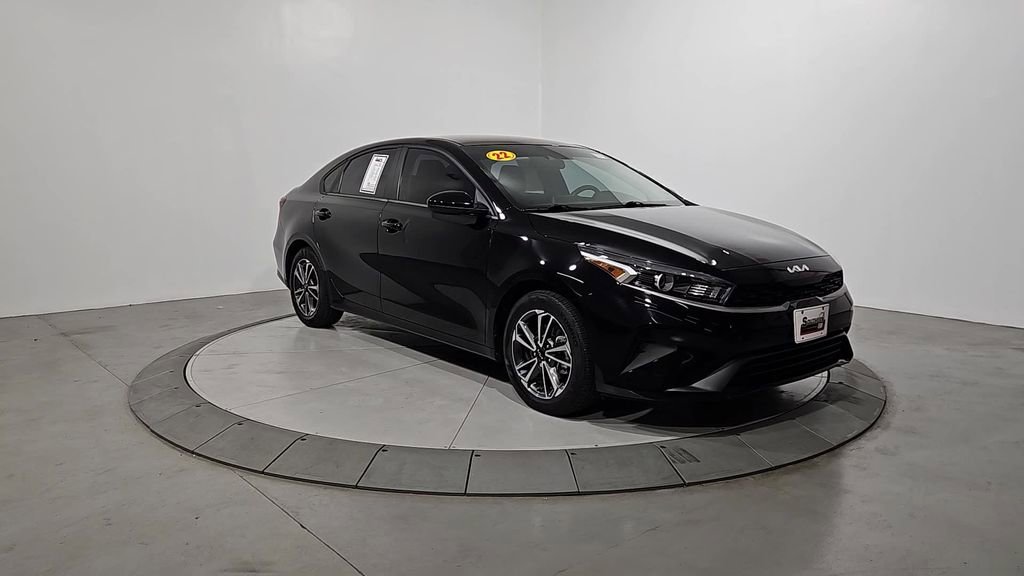 Used 2022 Kia Forte LXS image 8