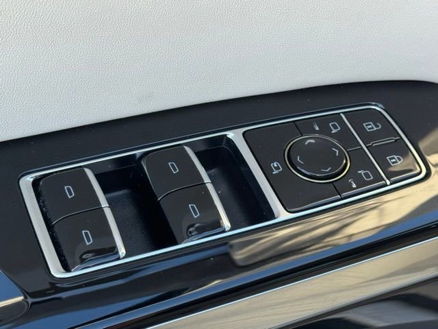 Certified 2025 Cadillac Escalade ESV Sport Platinum image 18