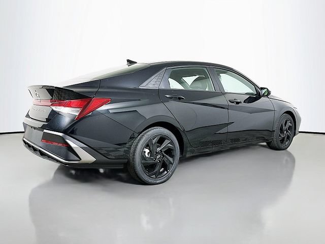 Used 2026 Hyundai Elantra Sport FWD image 6