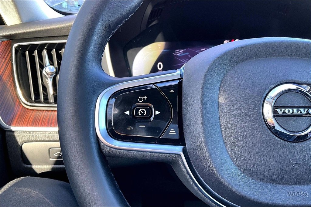 Certified 2023 Volvo XC60 B5 Plus w/ Climate Package image 10