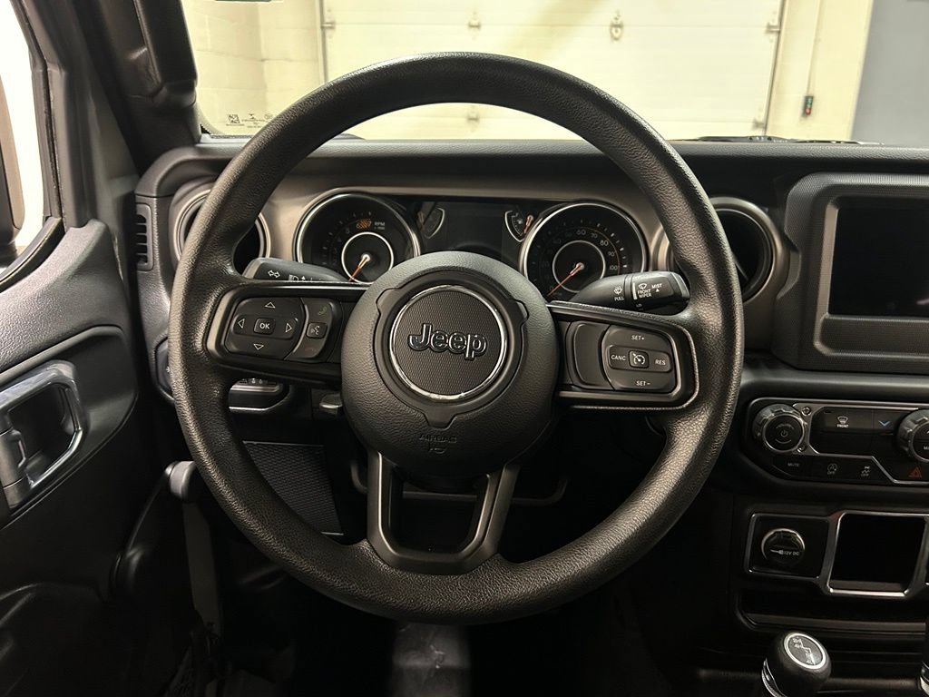 Used 2022 Jeep Wrangler Unlimited Sport AWD/4WD image 16