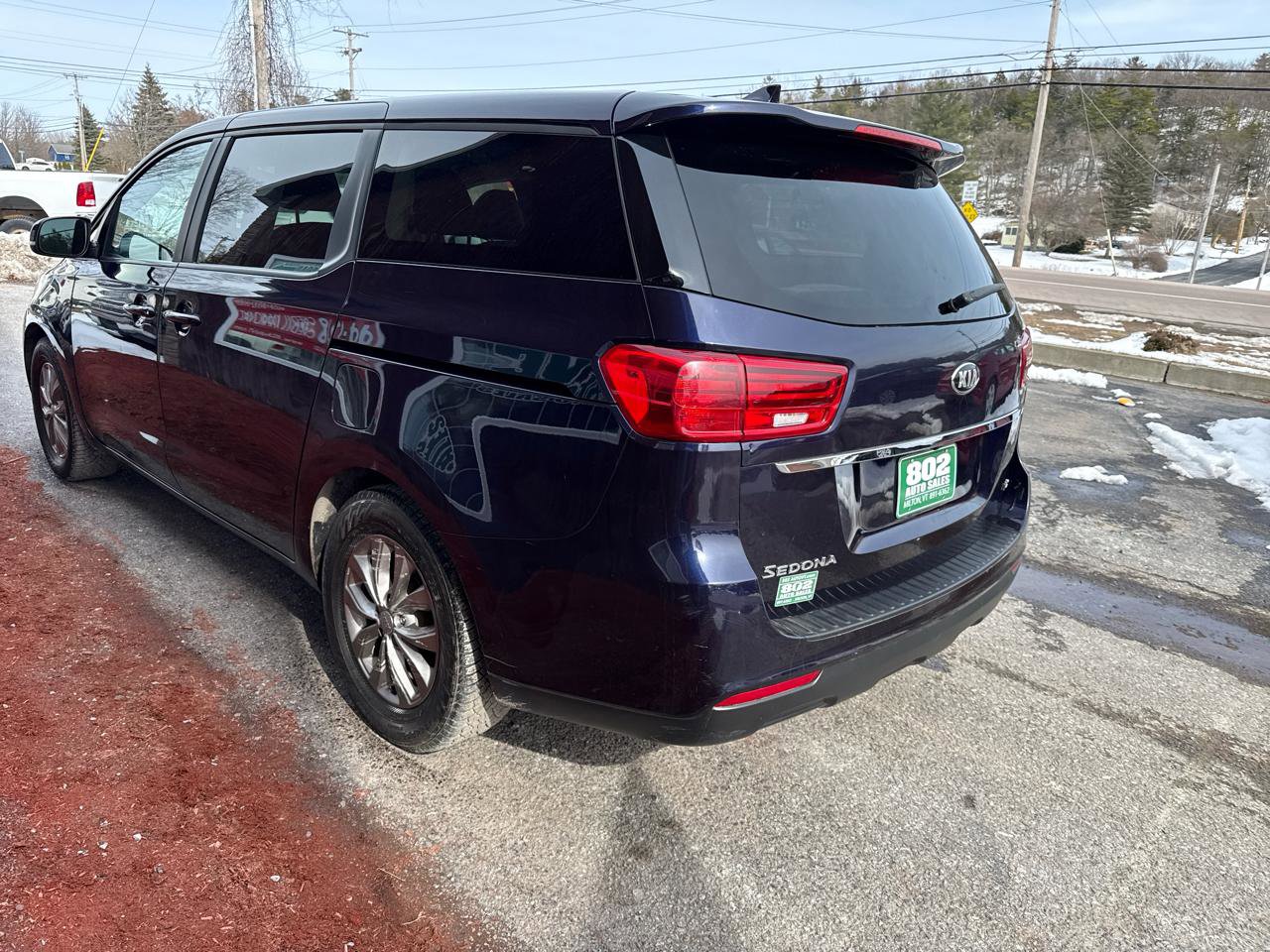 Used 2021 Kia Sedona LX image 5