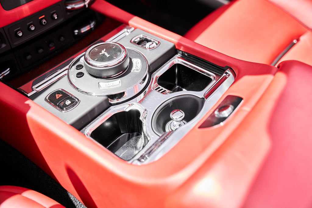 Used 2018 Rolls-Royce Dawn RWD image 61