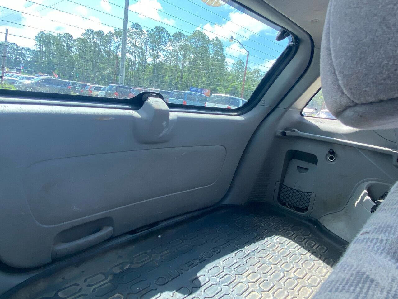 Used 2008 Kia Sorento 2WD image 8