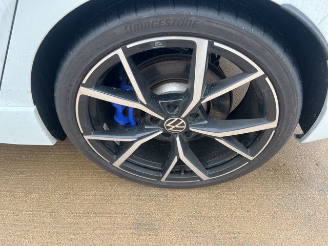 Used 2023 Volkswagen Golf R image 11