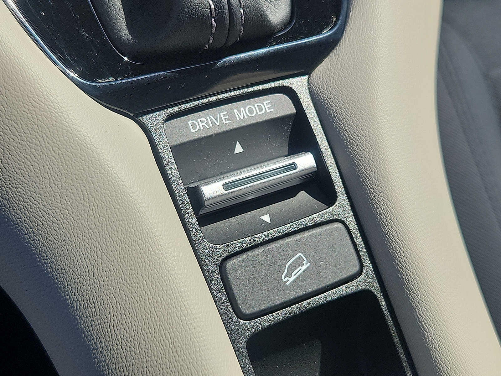 Used 2026 Honda HR-V LX image 25