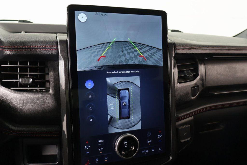 Used 2024 Ford Expedition Limited image 6